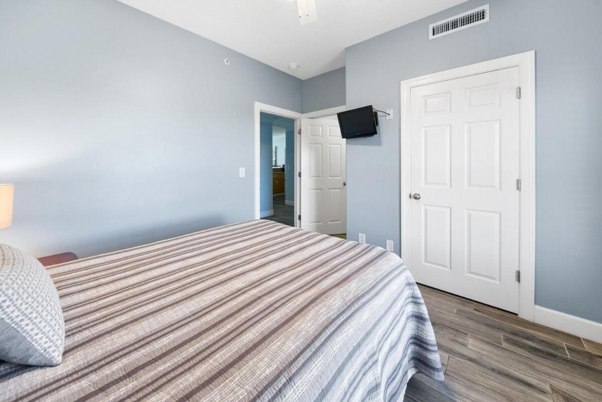 Ocean Reef 909 Apartment